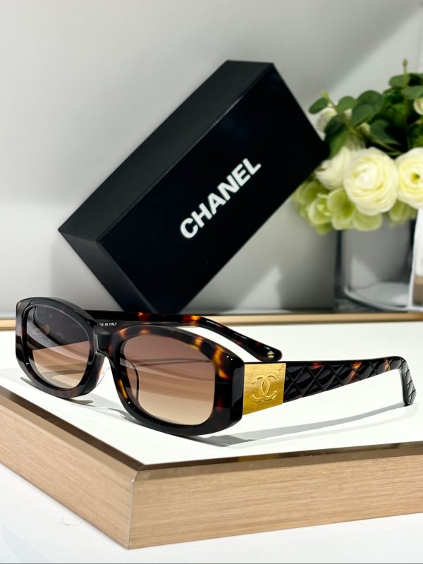 CC* Eyewear SIZE: 52-18-145