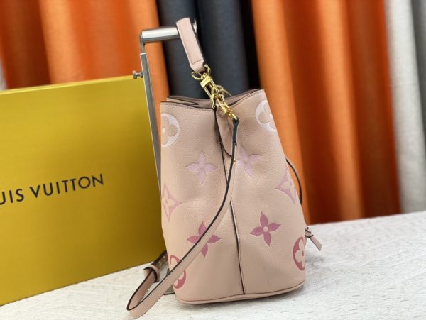 4 Color M45555 Woman Handbag 26.0 X 26.0 X 17.5Cm
