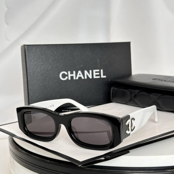 CC* Eyewear SIZE: 52-19-140