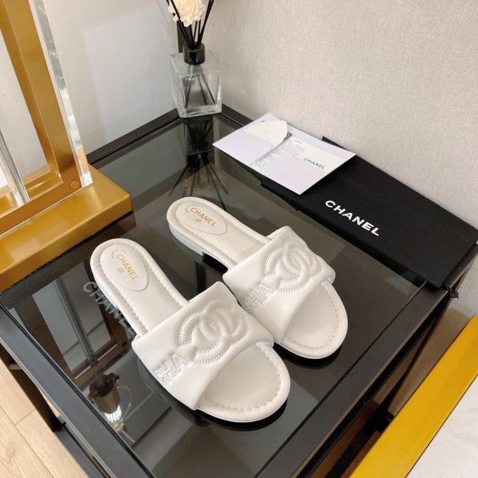 Stylish Soft Women's Slippers - Image 8