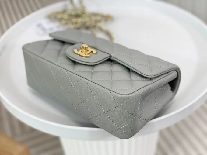 CC Classic Flap Caviar Shoulder Bag 20Cm For Ladies Light Gray Wiht Gold - Image 8