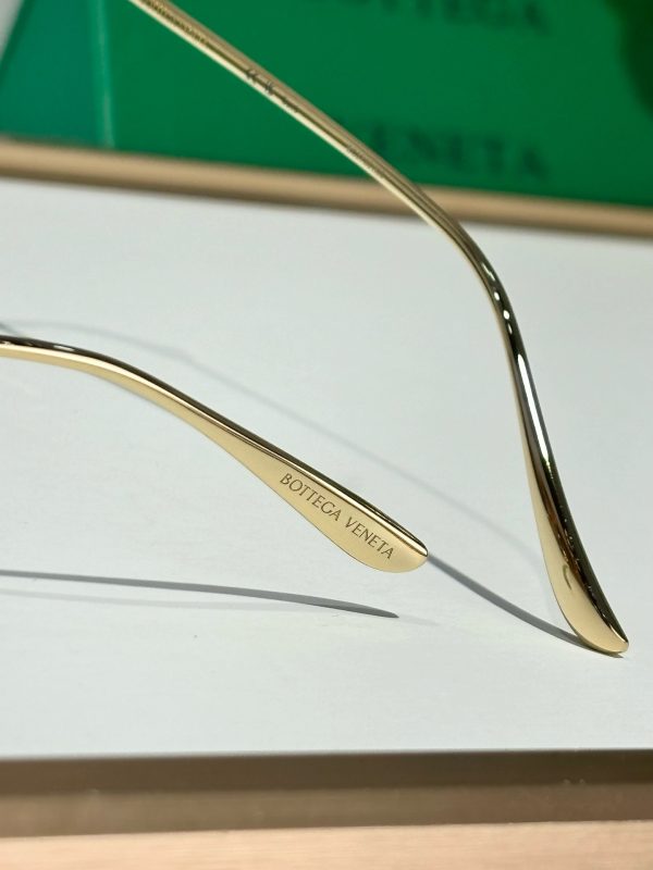 BOTTEG* VENE*A Eyewear SIZE: 57-19-130