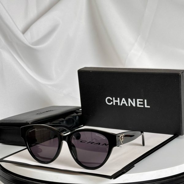 CC* Eyewear SIZE: