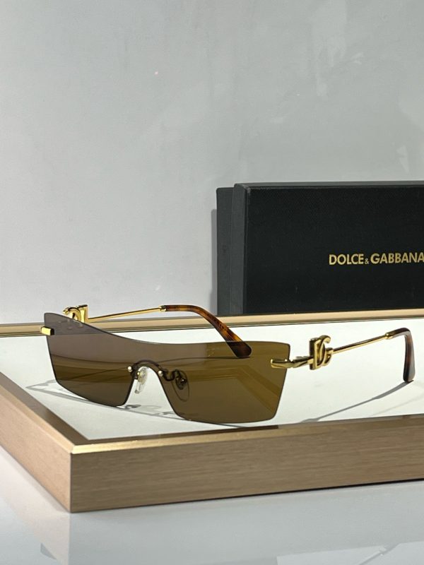 D*G Eyewear SIZE: 137-37-145