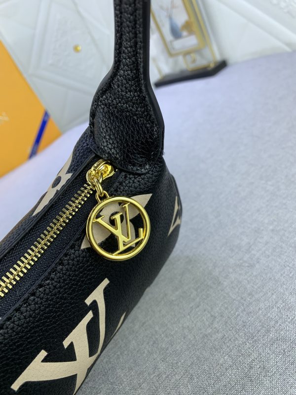 3 Color M82391 Woman Handbag 20.5 X 11.0 X 5.0Cm