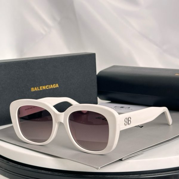 BALE**IAGA Eyewear SIZE: 50-20-142