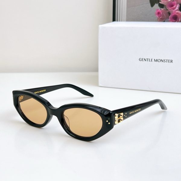 GENTLE MONSTE* Eyewear SIZE: 53-21-146
