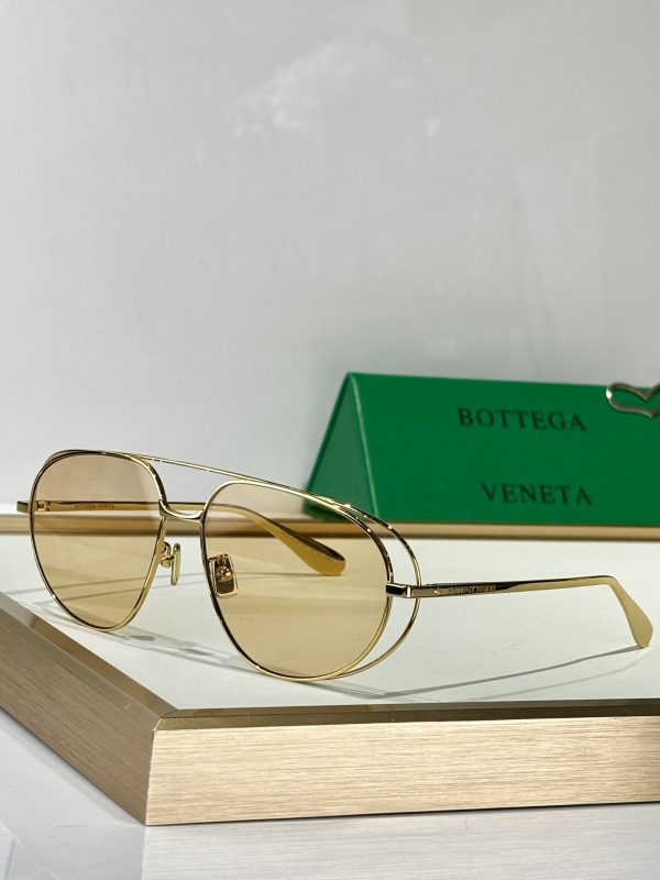 BOTTEG* VENE*A Eyewear SIZE: 61-15-140