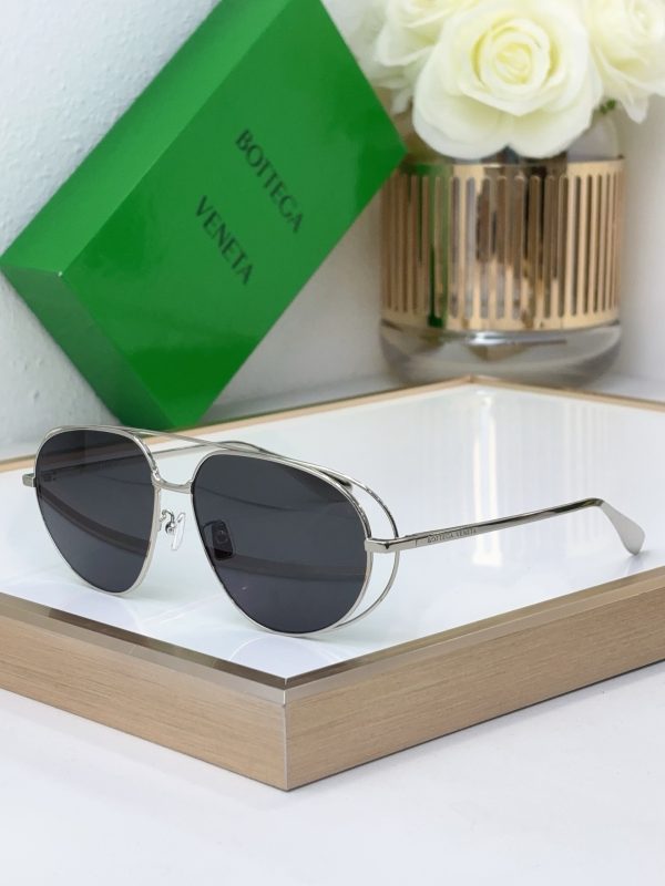 BOTTEG* VENE*A Eyewear SIZE: 61-15-140