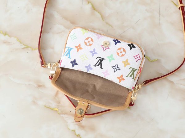 2025 New M14194 High Quality 19×10.5X6Cm 3Colorful Real Leather Handbag With Magnetic Snap Bb-928071
