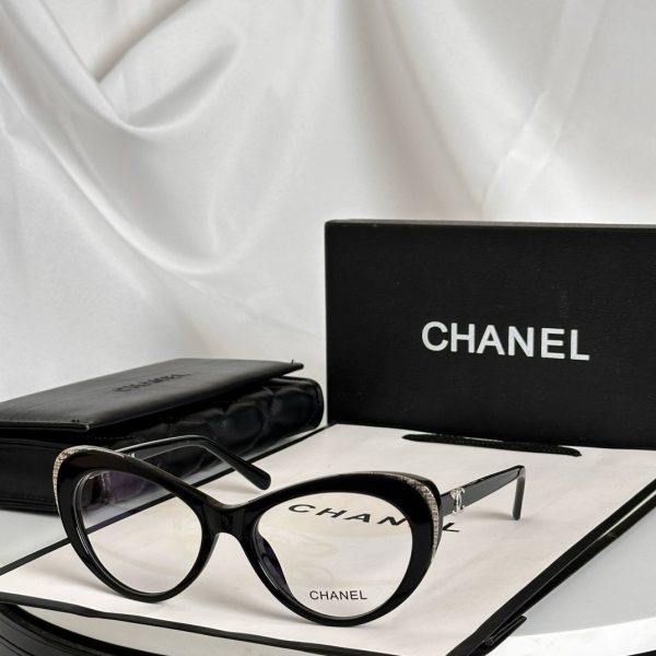 CC* Eyewear SIZE: