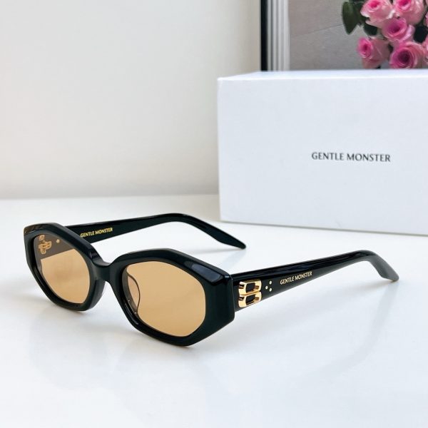 GENTLE MONSTE* Eyewear SIZE: 54-22-146