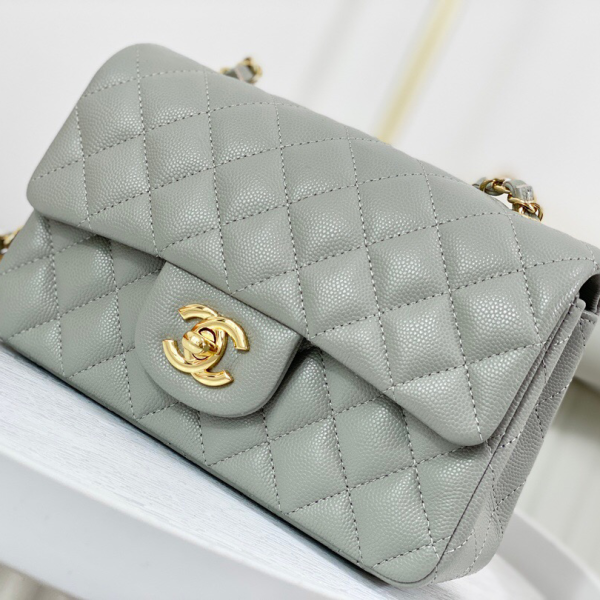 CC Classic Flap Caviar Shoulder Bag 20Cm For Ladies Light Gray Wiht Gold
