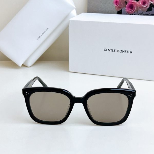 GENTLE MONSTE* Eyewear SIZE: 64-18-147