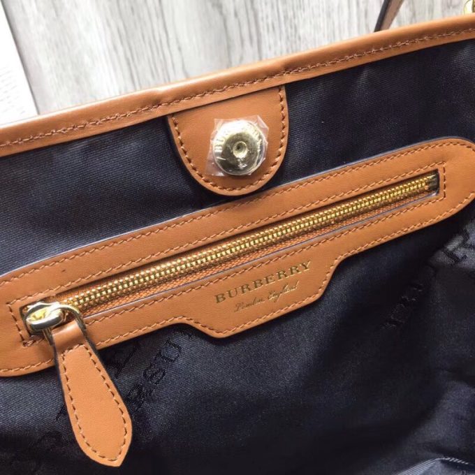bb The Small Canter Horseferry Check Tote Brown For Women, Women's Bags 11.6in/29.5cm - Image 2