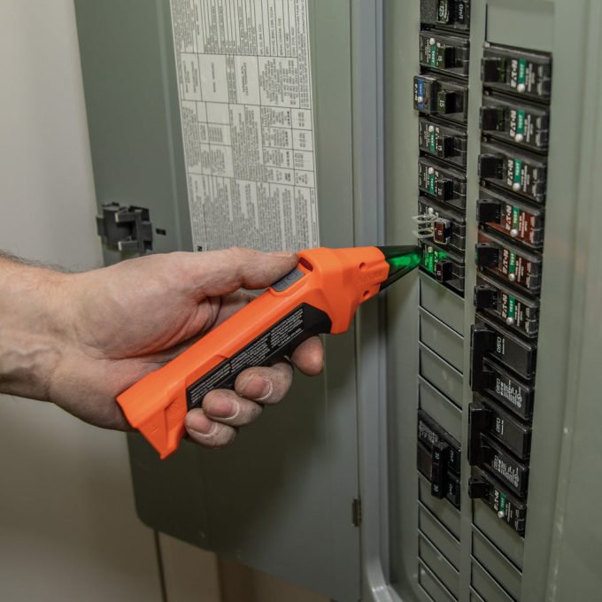 Klein Tools ET310 Digital Circuit Breaker Finder with GFCI Outlet Tester - Image 11