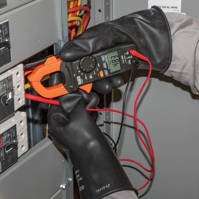 Klein Tools CL220 Digital Clamp Meter, AC Auto-Ranging 400 Amp with Temp - Image 6