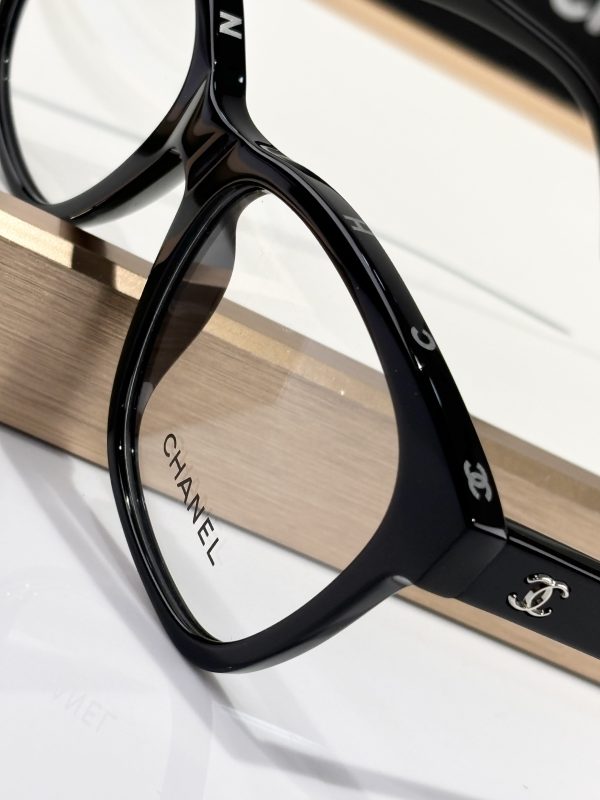CC* Eyewear SIZE: 53-17-140