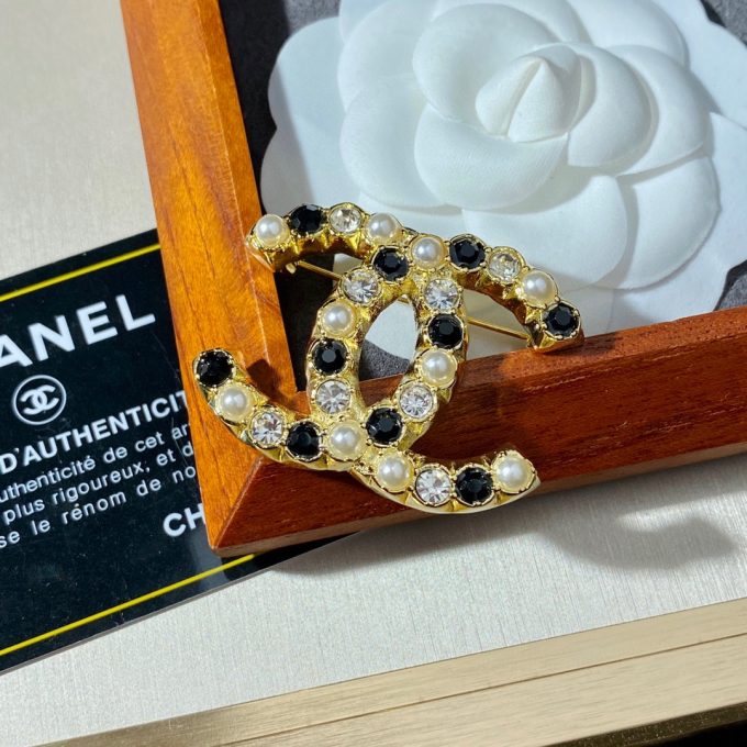 cc Brooch - Image 2