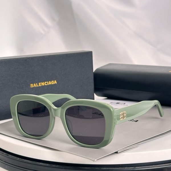 BALE**IAGA Eyewear SIZE: 50-20-142