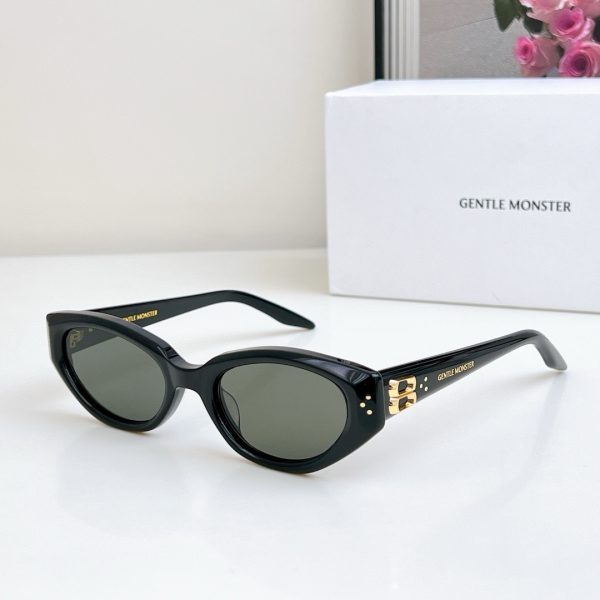 GENTLE MONSTE* Eyewear SIZE: 53-21-146