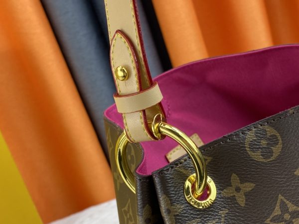 44045 43704 43701Handbag 30×9.5X29Cm