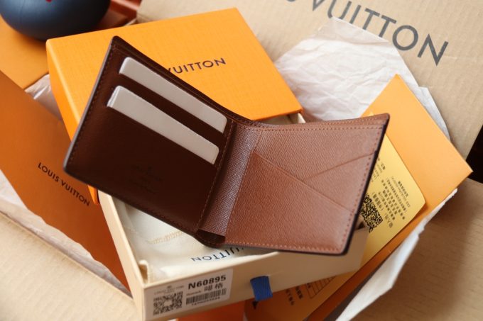 M60895 Wallet - Image 4