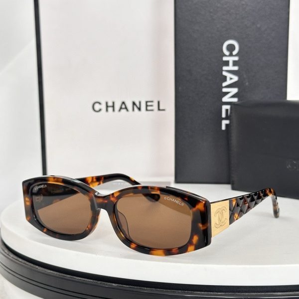 CC* Eyewear SIZE: 52-18-145