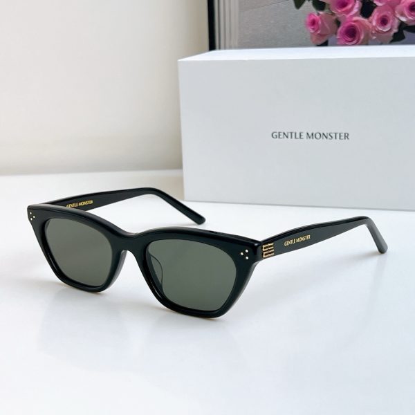 GENTLE MONSTE* Eyewear SIZE: 52-20-147