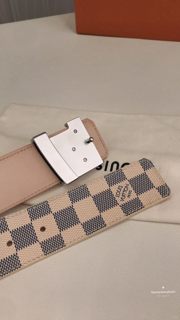 Classic Silver Buckle White Plaid Men's Belt