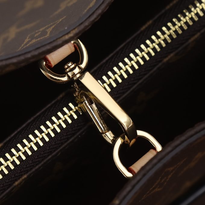 M40155 Handbag 29 X 20 X 13Cm - Image 4