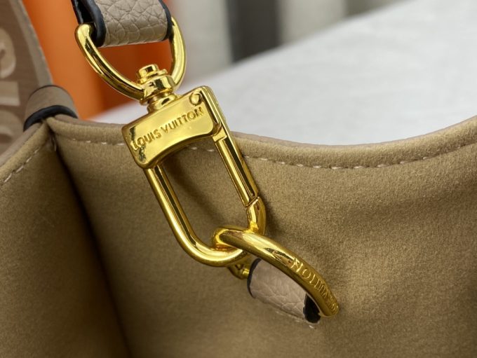 M45659 M45653 M46373 Handbag 25.0 X 11.0 X 19.0Cm - Image 4