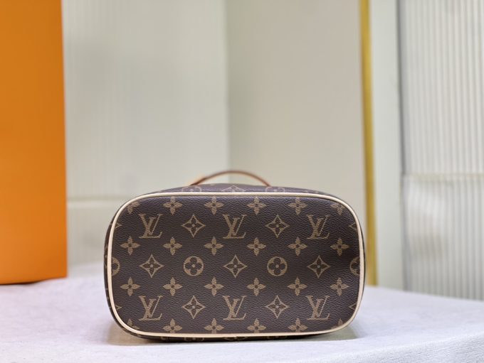 M42265 Handbag 24.0 X 18.0 X 14.5 Cm - Image 4