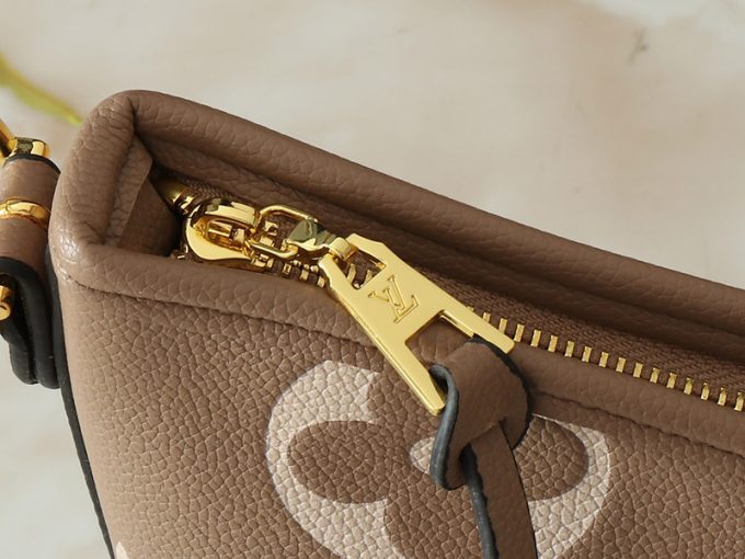 M24141 M46288 M46293 M46277 M46298 M46203 Classic Top Quality 29X24X12Cm Khaki Real Leather Adjustable Strap Handbag With Square Pocket Charm Bb-921595 - Image 7