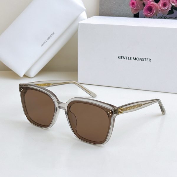 GENTLE MONSTE* Eyewear SIZE: 64-18-147
