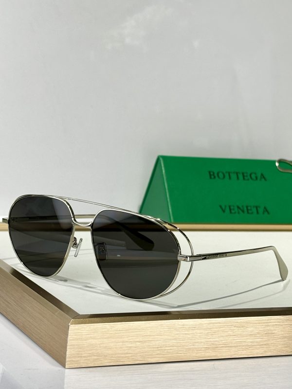 BOTTEG* VENE*A Eyewear SIZE: 61-15-140