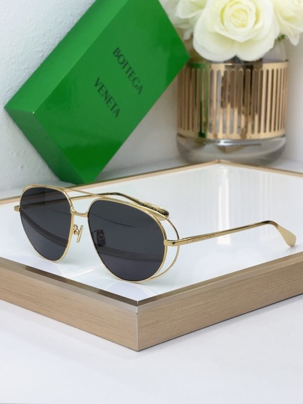BOTTEG* VENE*A Eyewear SIZE: 61-15-140