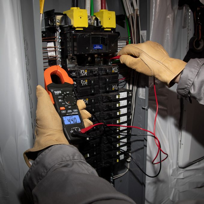 Klein Tools CL120 Digital Clamp Meter, AC Auto-Ranging 400 Amp - Image 9