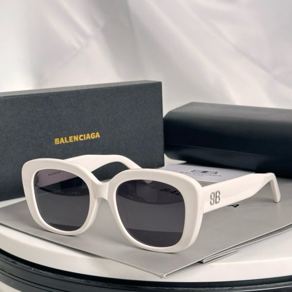 BALE**IAGA Eyewear SIZE: 50-20-142