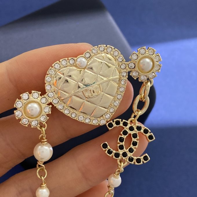 CC new arrival brooch 018 - Image 2