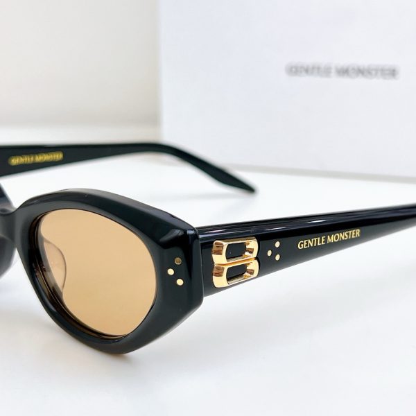 GENTLE MONSTE* Eyewear SIZE: 53-21-146