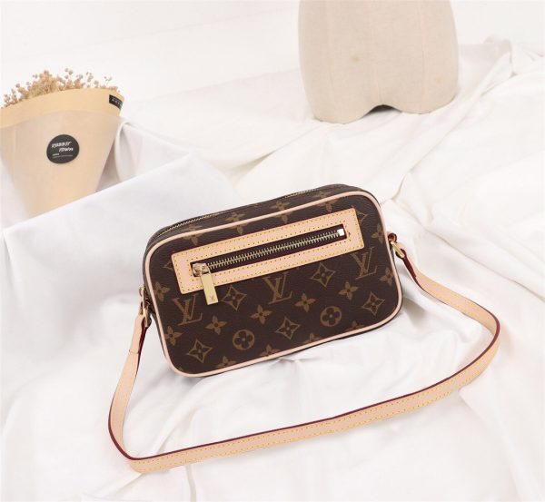 L hot sale Pochette Cite Monogram Canvas Handbag