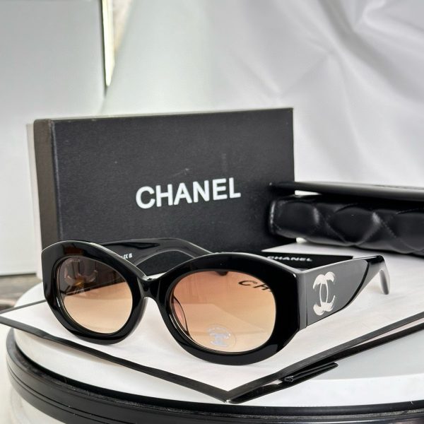 CC* Eyewear SIZE: 52-20-145