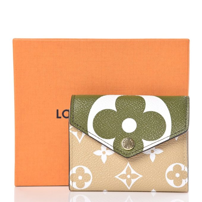 L Monogram Giant Zoe Wallet Khaki - Image 2