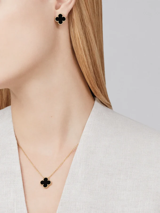 Vintage Alhambra pendant - Image 3