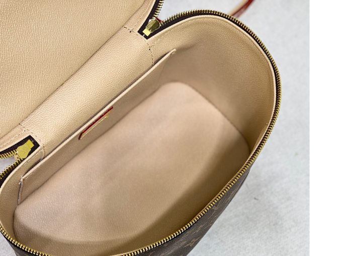 M42265 Handbag 24.0 X 18.0 X 14.5 Cm - Image 3