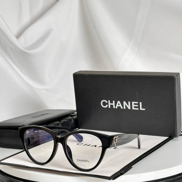 CC* Eyewear SIZE: