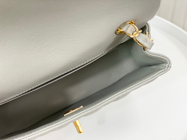 CC Classic Flap Caviar Shoulder Bag 20Cm For Ladies Light Gray Wiht Gold