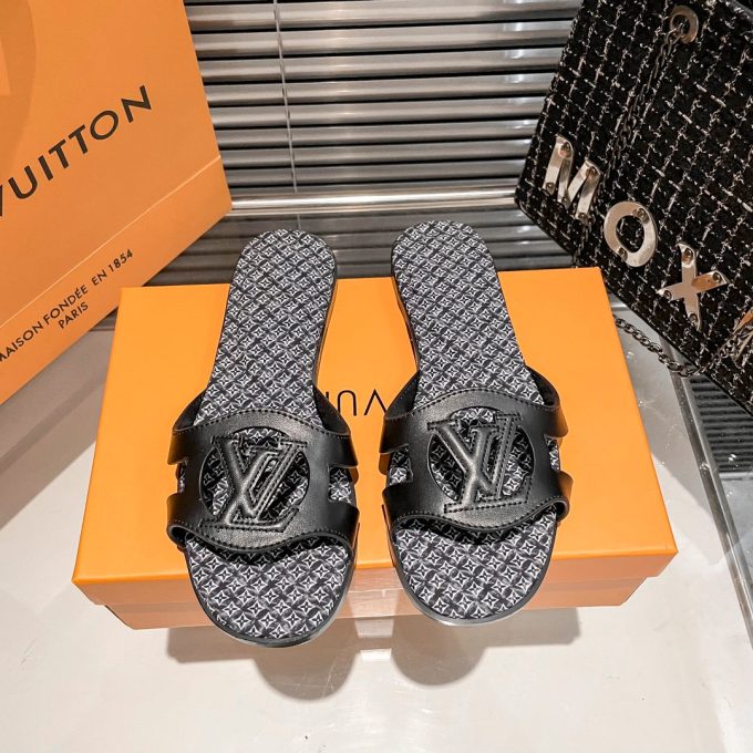 Cutout Letter Printed Slippers - Image 4