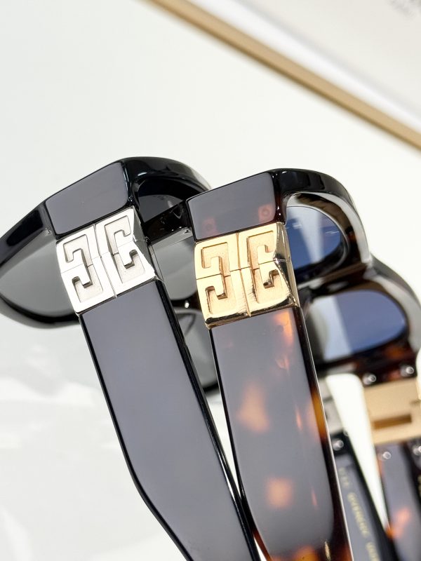 GIVENCH* Eyewear SIZE: 56-17-135